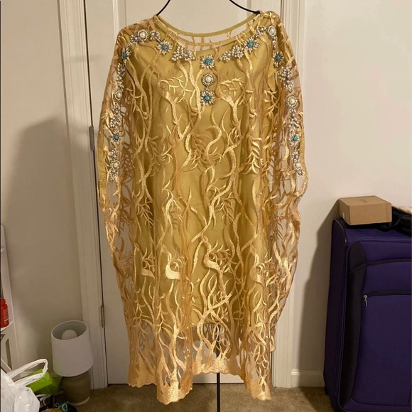Golden Pakistani Poncho Kurta - Picture 2 of 6